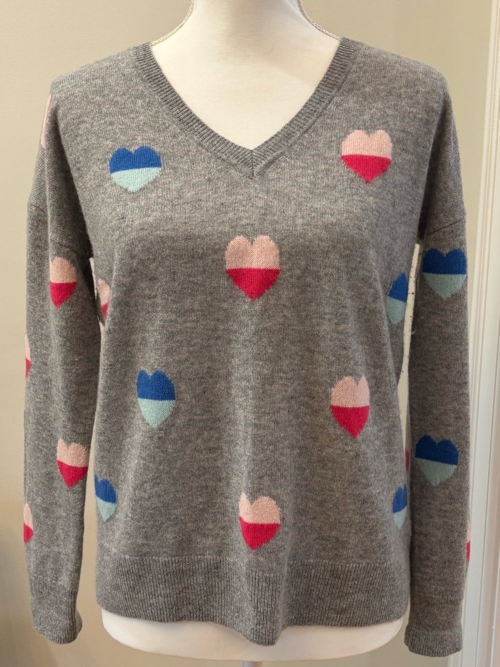 Cynthia Rowley Cashmere Heart Motif V-Neck Sweater, Size M, 80s, Hot Deal